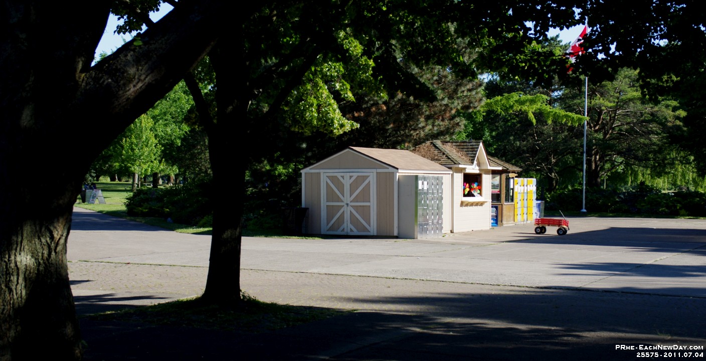 25575CrLeRo - Vacationing, just Beth and I, on the Toronto waterfront - On the Toronto Islands